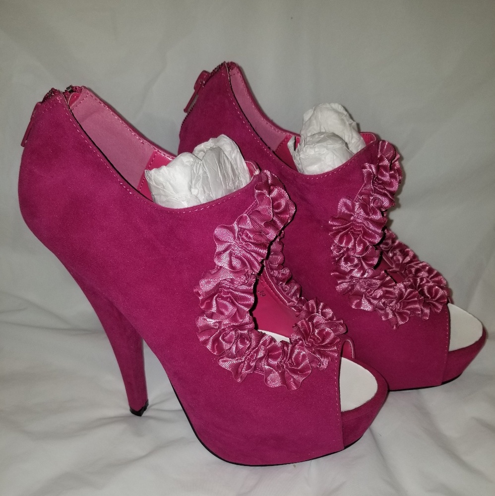 THBOXES Pink Ruffled Peep Toe Platform Heel